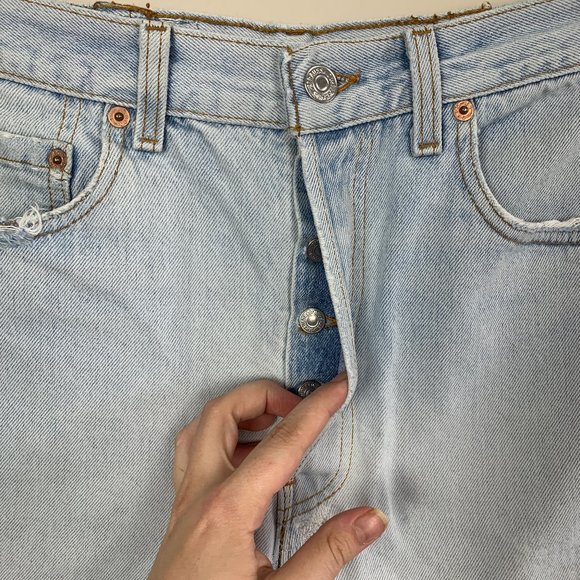 RE/DONE x Levi's | NWT 90's denim shorts light wash 26 - Picture 4 of 10